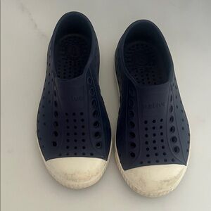 Native Kids Water Shoes - Dark Blue and White